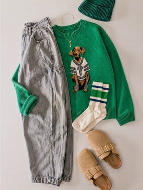 Very J Green Crewneck Sweater with Dog Graphic
